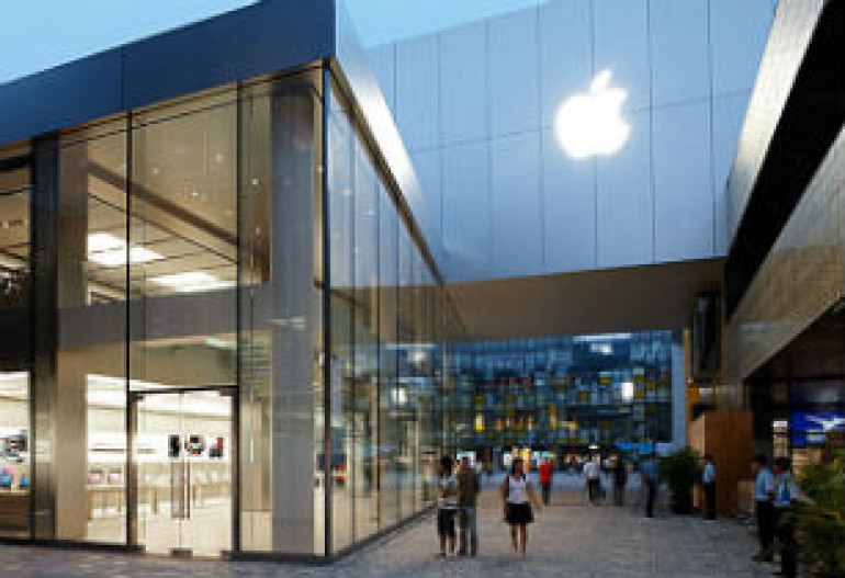 Apple ընկերության երկրպագուները հերթ են կանգնել նոր iPhone-ի համար