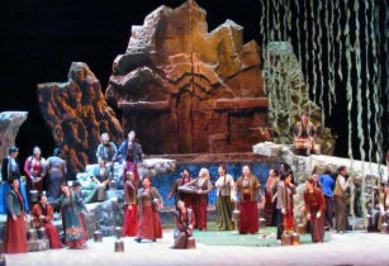 Во время последнего представления оперы «Ануш» один из солистов хора потерял сознание 