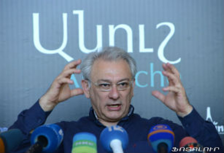 Серж Аведикян удостоен премии «Лучший актер» за роль Параджанова