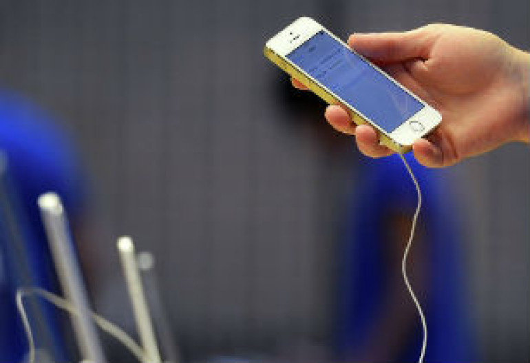 Apple исправила ошибку экрана блокировки в iOS 7 (видео)
