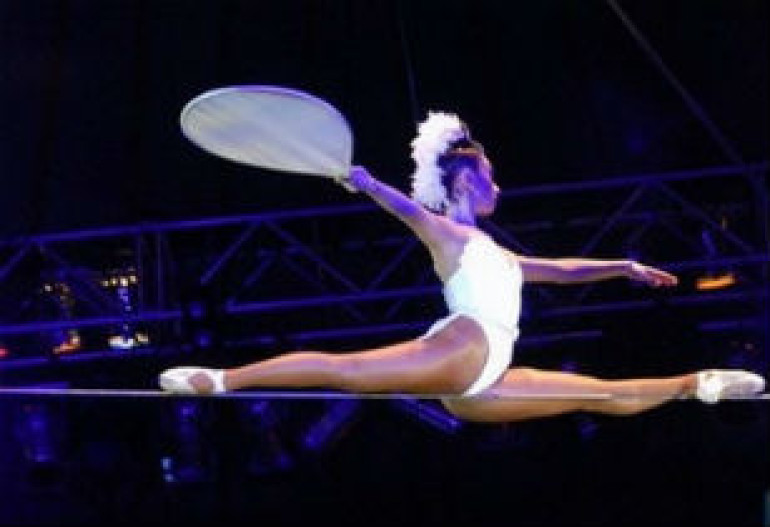Armenian circus actress winner of world festival