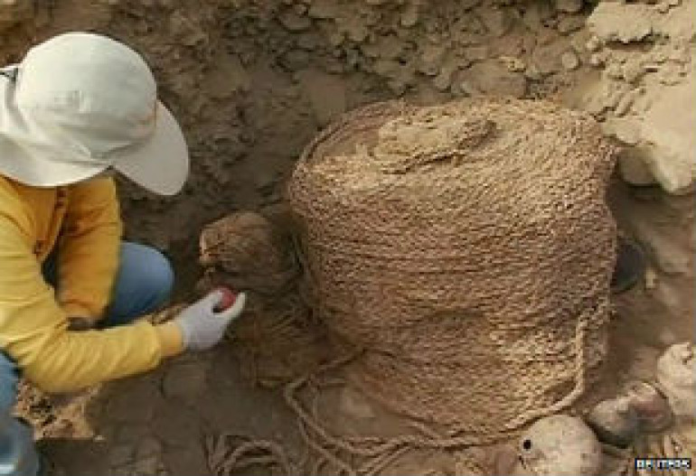 Ancient mummies unearthed in Peru