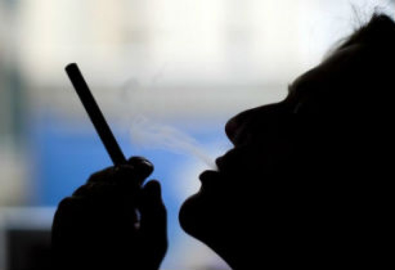 В паре близнецов курящий выглядит старше - Исследование