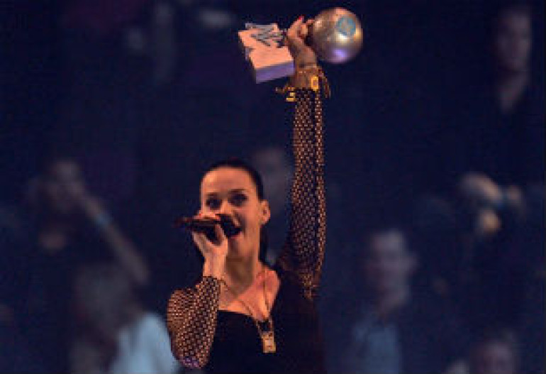Eminem, Miley Cyrus, Katy Perry, Justin Bieber win at MTV awards