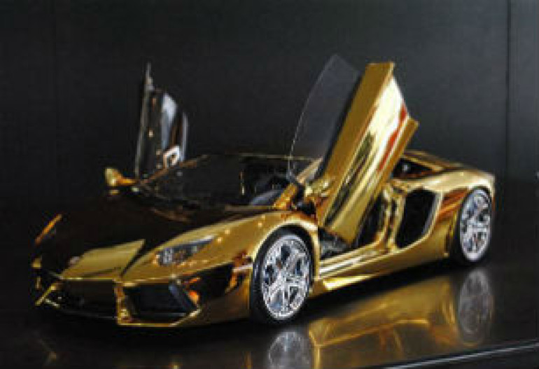 Դուբայում 350.000 դոլարով վաճառքի է հանվել Lamborghini ավտոմեքենայի ոսկե մոդելը (լուսանկարներ)