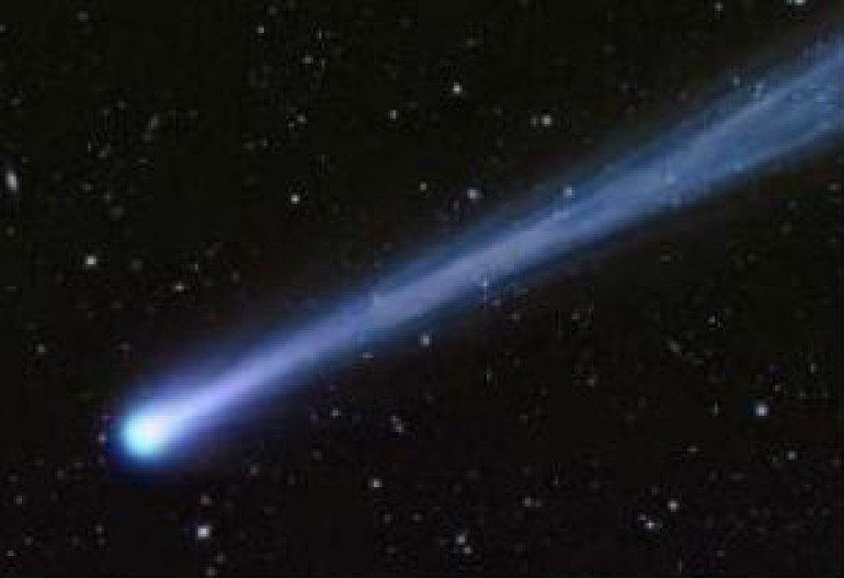 Comet of the century's tail Is 16 km long