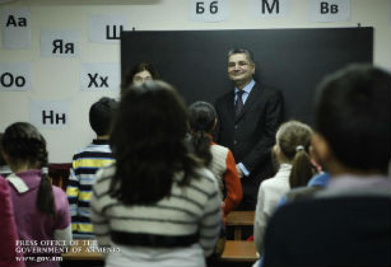 Տիգրան Սարգսյանը «Թեքեյան մշակութային կենտրոն»-ում հանդիպել է Ռուսաց լեզվի կենտրոններում վերապատրաստում անցած մանկավարժներին