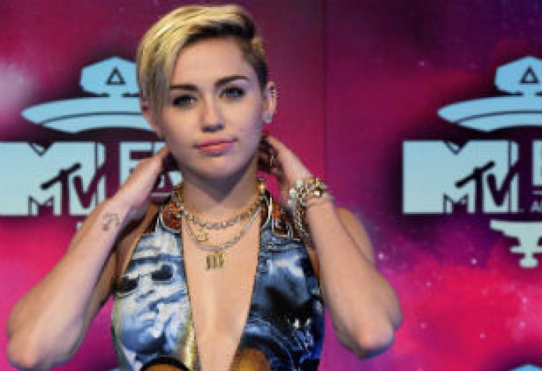 Певица Майли Сайрус стала исполнителем года по версии MTV
