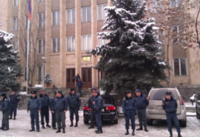 March in protest at funded pensions system in Armenia’s capital March in protest at funded pensions system in Armenia’s capital