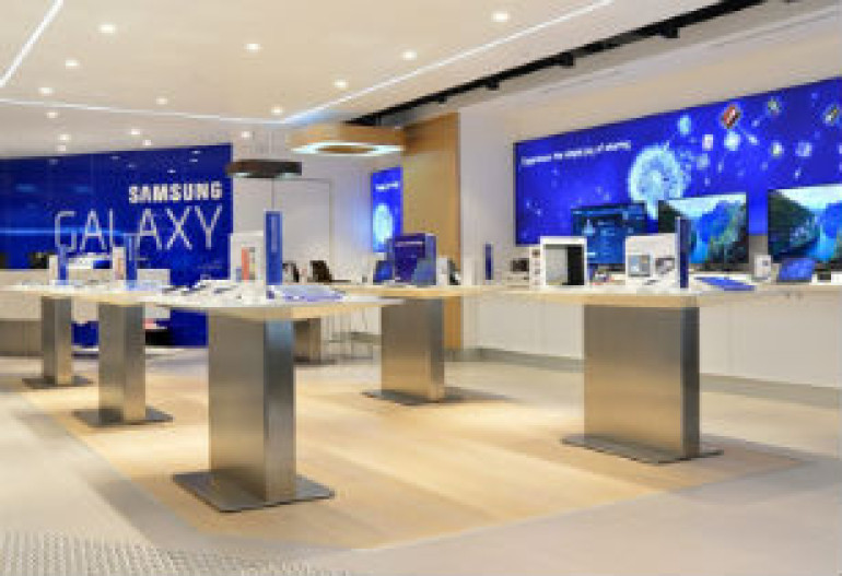 Samsung-ն աշխատանքի է ընդունել Apple Store-ի դիզայներին