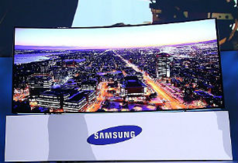 Samsung-ը ներկայացրել է IMAX հեռուստացույցը, որի էկրանի կորությունը կարելի է փոփոխել բազմոցին նստած (լուսանկարներ)