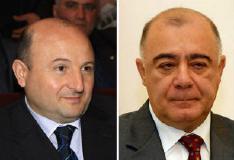 В интернет попало видео со вчерашнего инцидента возле дома мэра Гюмри Самвела Баласаняна (видео) В интернет попало видео со вчерашнего инцидента возле дома мэра Гюмри Самвела Баласаняна (видео)