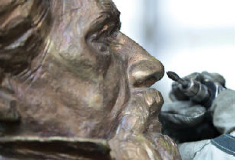 Charles Dickens statue unveiled in Portsmouth