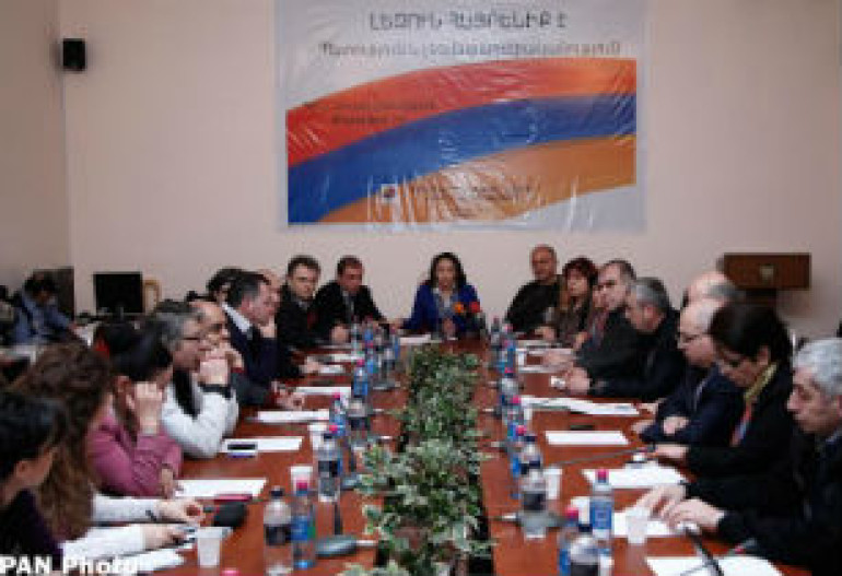 Roundtable discussion on ‘Language is homeland: state and language policy’ held in Yerevan