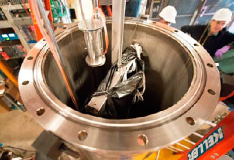 UK backs huge US neutrino plan