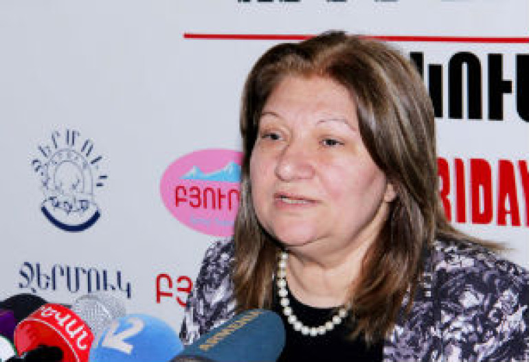 «Ես և շրջակա աշխարհ» դասագրքում «գենդեր» բառ չի եղել, բայց ծրագրից որոշ նախադասություններ հանվել են