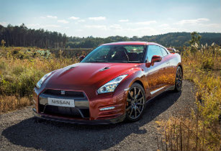 Թե ինչ փոփոխությունների է ենթարկվել Nissan GT-R սպորտային մեքենան 2014-ին (լուսանկարներ)