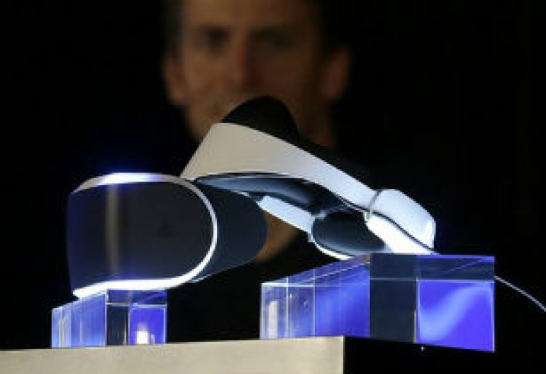 Sony unveils virtual reality headset