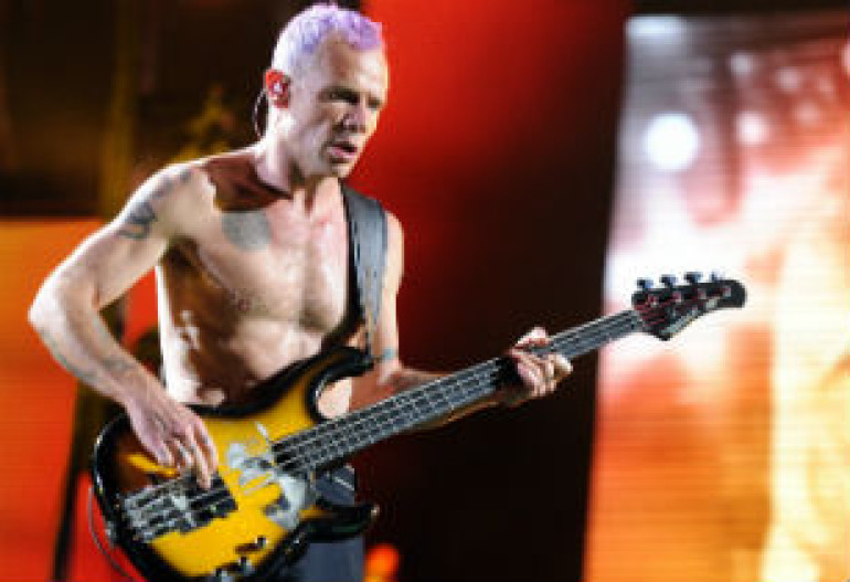Басист Red Hot Chilly Peppers Фли напишет мемуары