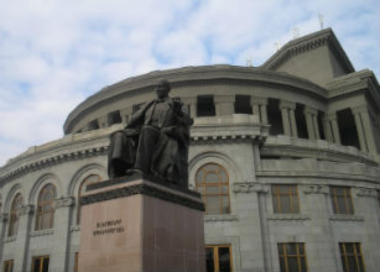 Оглашен состав комиссии по проведению конкурса на должность директора aрмянского театра оперы и балета