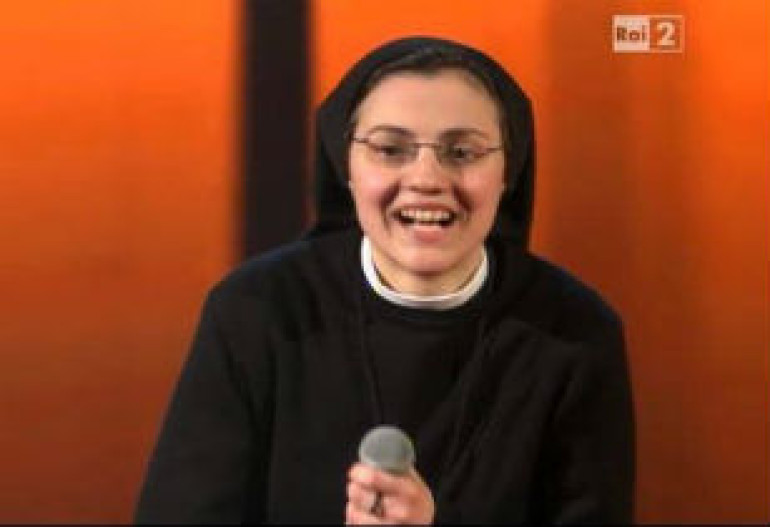 Italian Nun stuns judges on The Voice (video)