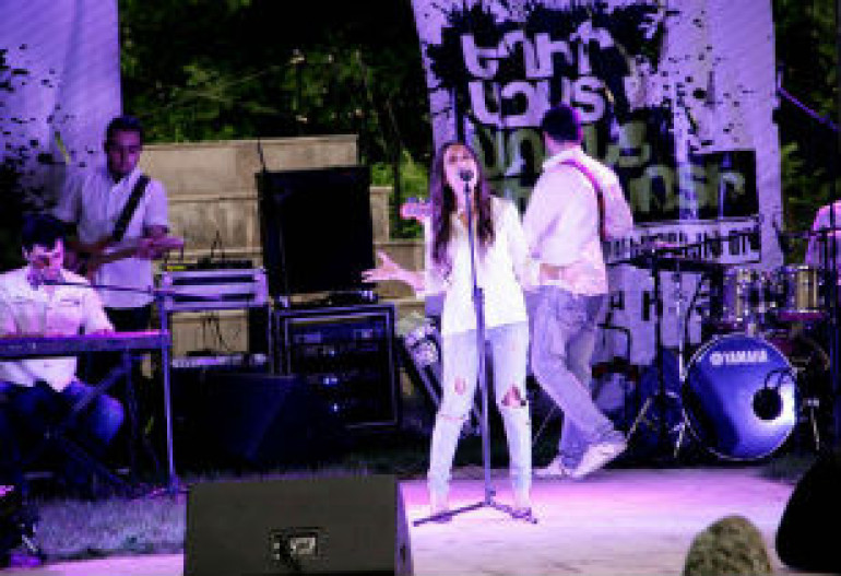 ‘Be free without tobacco’ concert in Yerevan’s Lovers Park