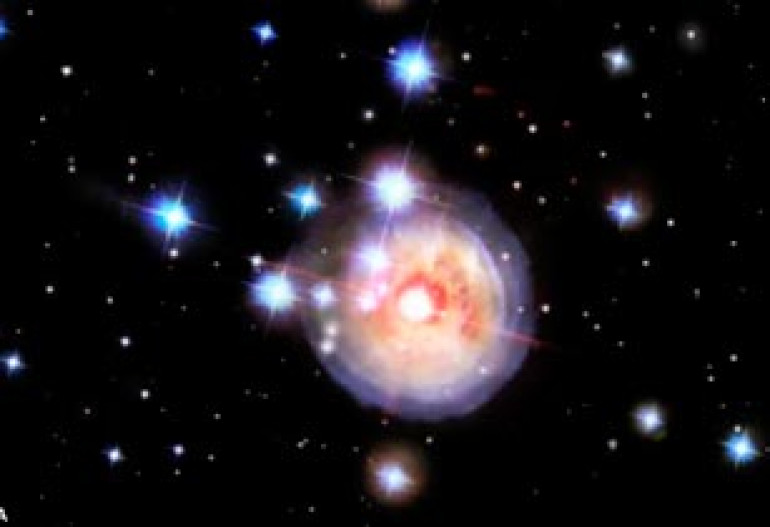 Watch star explode 20,000 years ago: Time-lapse footage reveals beautiful burst that sent 'light echoes' around universe