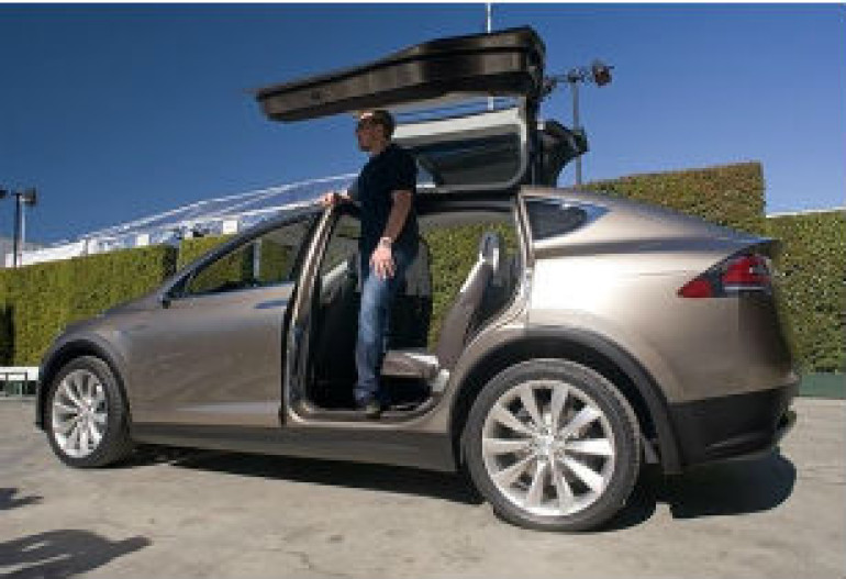 Tesla Motors-ը հայտնել է բոլորովին նոր էլեկտրական Model X քրոսովերի թողարկման տարեթիվը 