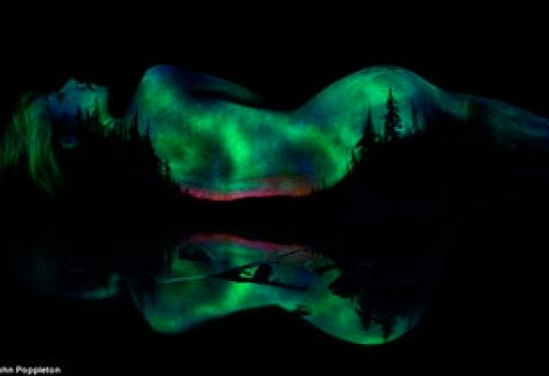 That's what you call body art! Amazing UV pictures painted onto naked women