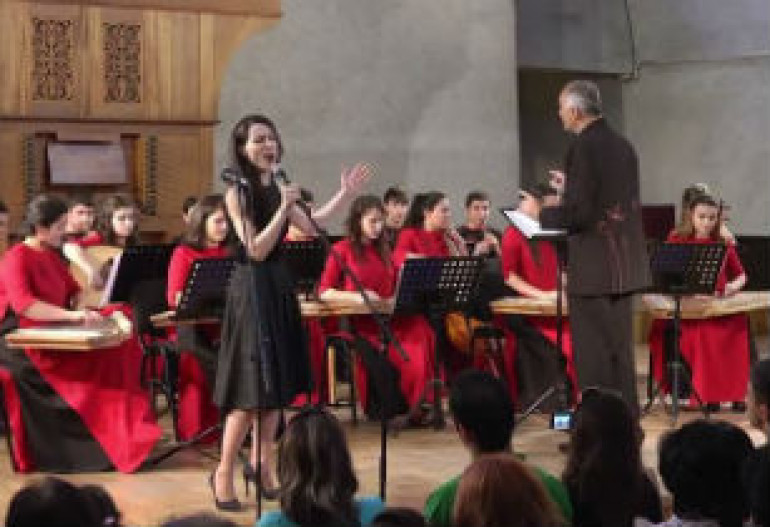 Շառլ Ազնավուրի ստեղծագործությունները` ազգային նվագարանների հնչյունների ներքո (տեսանյութ)
