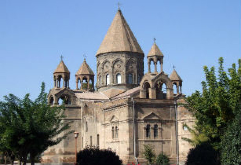 Մայր աթոռ Սուրբ Էջմիածնում ի նպաստ մանուկների կրթության համագործակցության հուշագիր է ստորագրվել