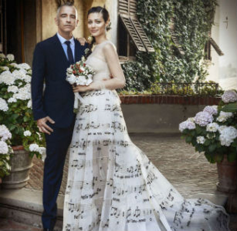 Marica Pellegrinelli pays tribute to singer Eros Ramazzotti with her wedding dress