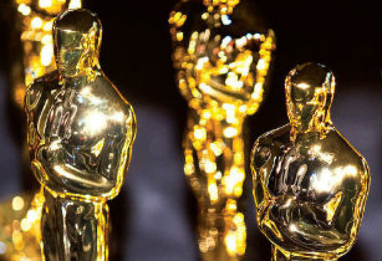 Oscar awarded for 1942 film fetches $79,200 at auction