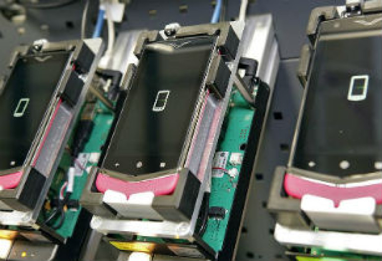 Vertu в ближайшие пять лет будет выпускать смартфоны под маркой Bentley