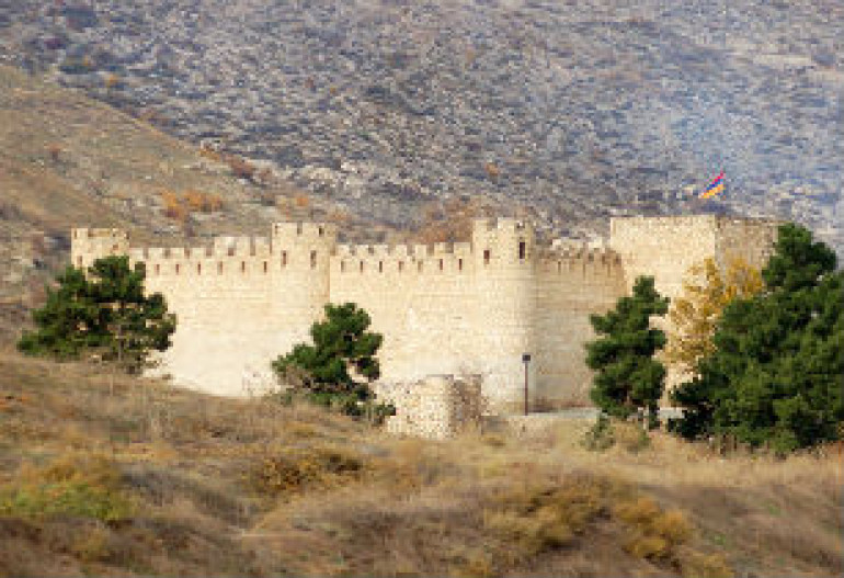 Expedition unearths unique crypt in Tigranakert