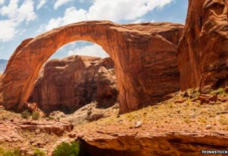 Sandstone shapes 'forged by gravity'