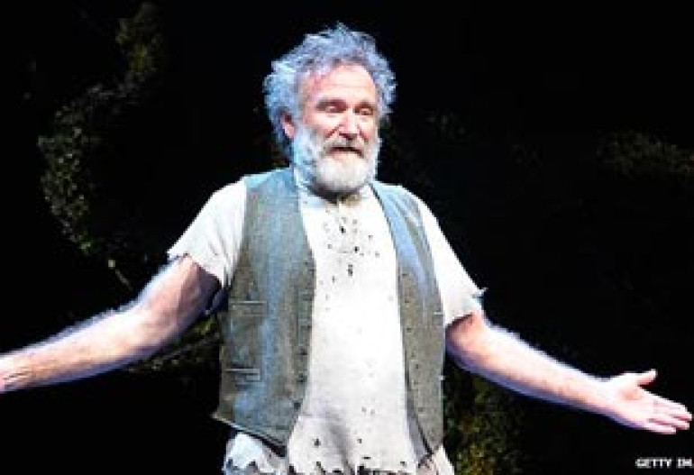 Robin Williams: Broadway lights dimmed in actor's honor