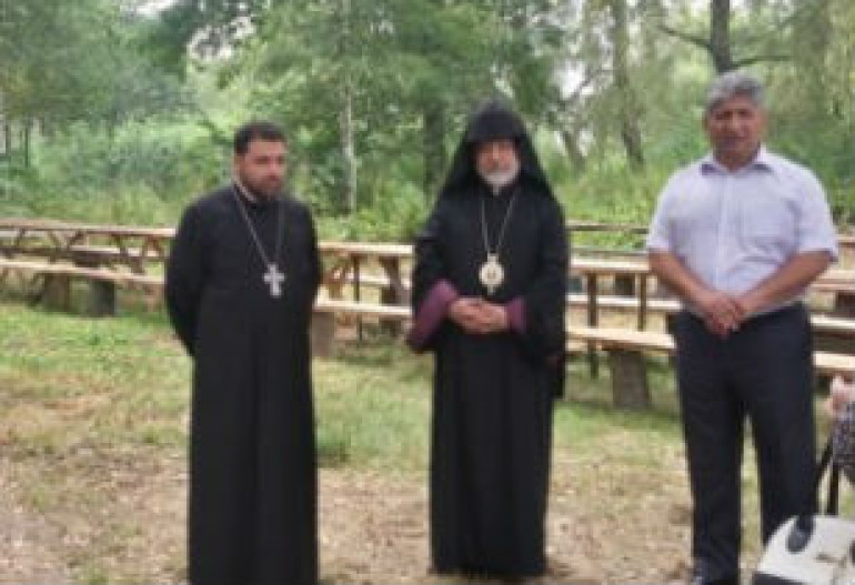 В Шепетовке и Хмельницком освятили землю для строительства армянских церквей