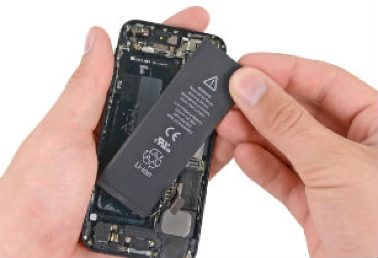 Apple объявила о технических проблемах в работе iPhone 5