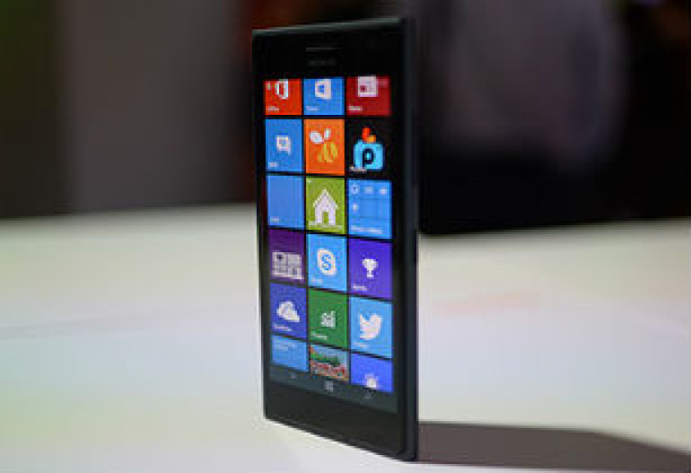 Microsoft анонсировала смартфоны для селфи