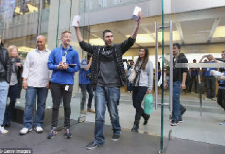Apple начнет официальные продажи iPhone 6 и iPhone 6 Plus в 10 странах