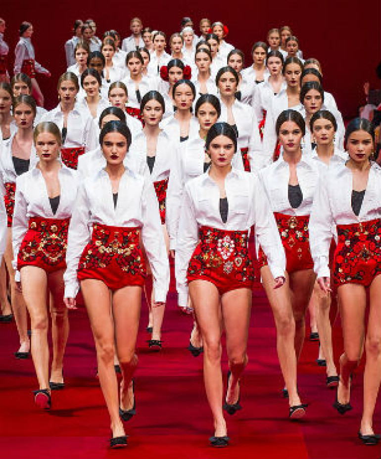 Dolce & Gabbana-ի գարուն-ամառ 2015 հավաքածուի ցուցադրությունը Միլանի Նորաձևության շաբաթվա շրջանակում (լուսանկարներ)