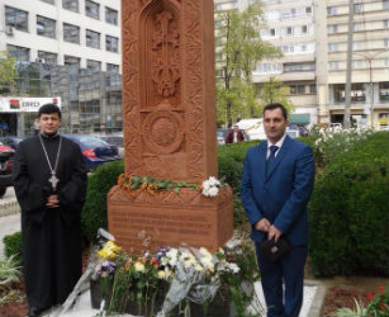 Khachkar commemorating Armenian Genocide victims set up in Romanian Pitești