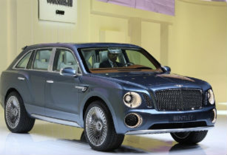 Внедорожник Bentley замечен в Нюрбургринге 