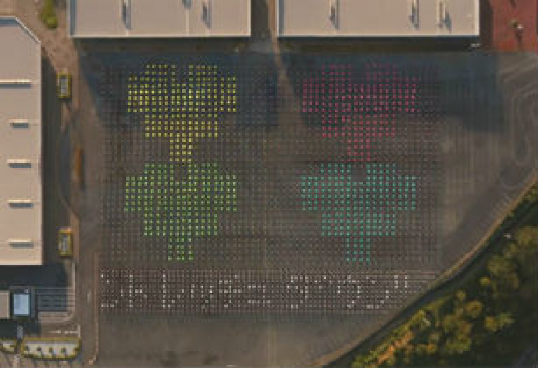 В новом клипе OK Go сняли более двух тысяч зонтов