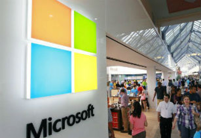 Microsoft gives away Office apps for iPhone, iPad