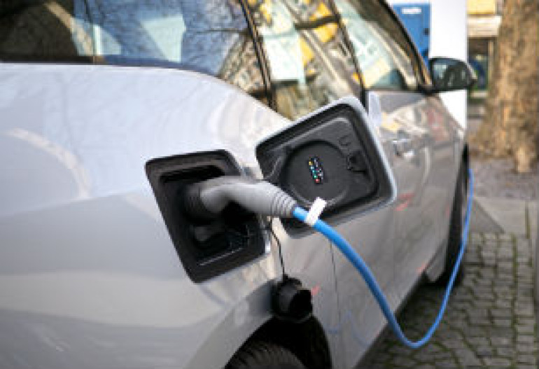 BMW-ի էլեկտրամեքենաները կարող են լիցքավորվել փողոցային լուսավորության սյուներից (լուսանկարներ)