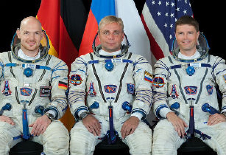 Russian Soyuz TMA-13M returns trio to Earth after 165 days on space station