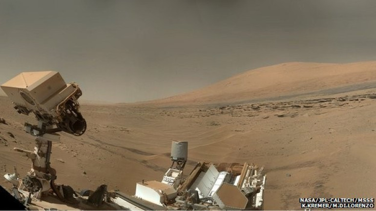 Curiosity Mars rover 'solves mountain riddle'