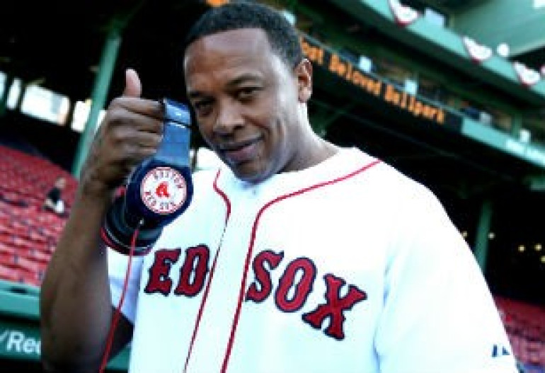 Forbes признал Dr. Dre самым высокооплачиваемым музыкантом года